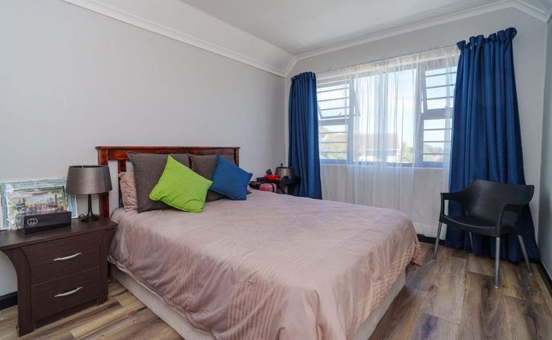 7 Bedroom Property for Sale in Fish Hoek Western Cape